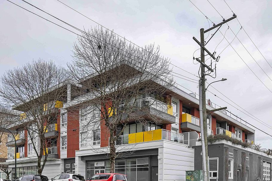 302 688 E 19 Avenue Vancouver, BC - 1