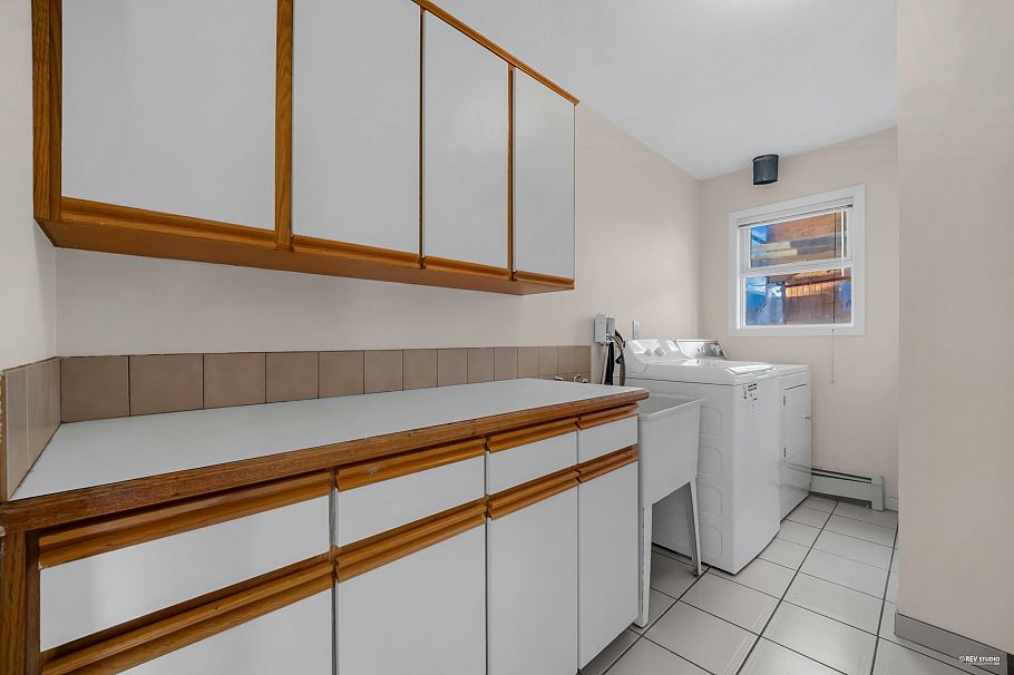 2445 W 19th Avenue Vancouver, BC - 20