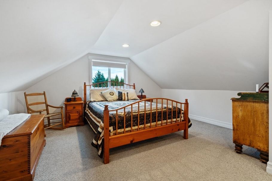 272 Osborne Road E Road North Vancouver, BC - 24