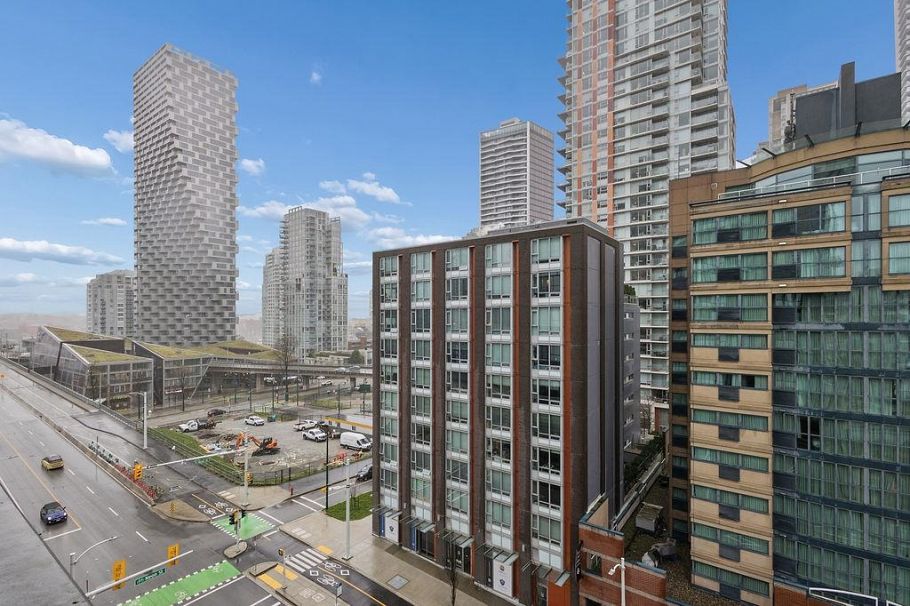 902 1325 Rolston Street Vancouver, BC - 25