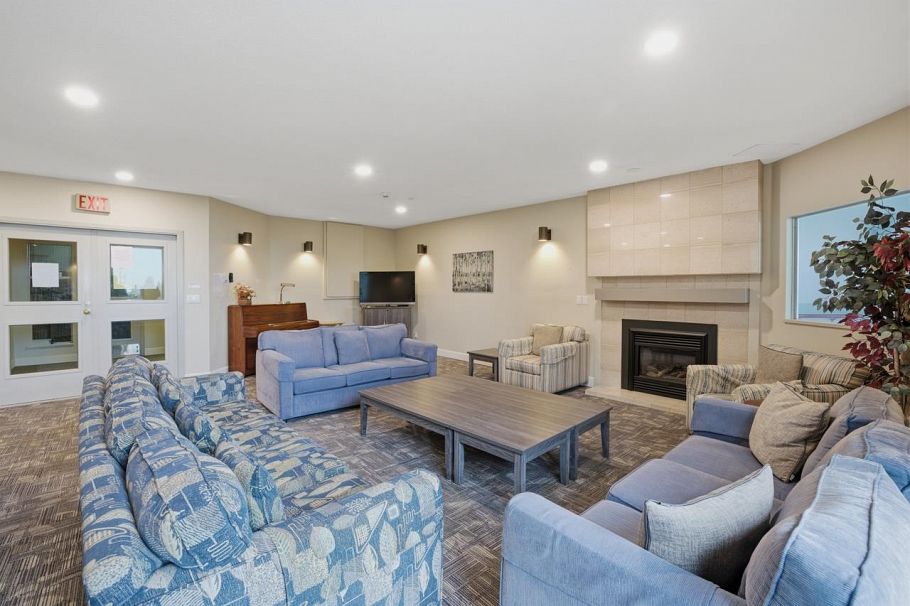 415 121 W 29th Street North Vancouver, BC - 32