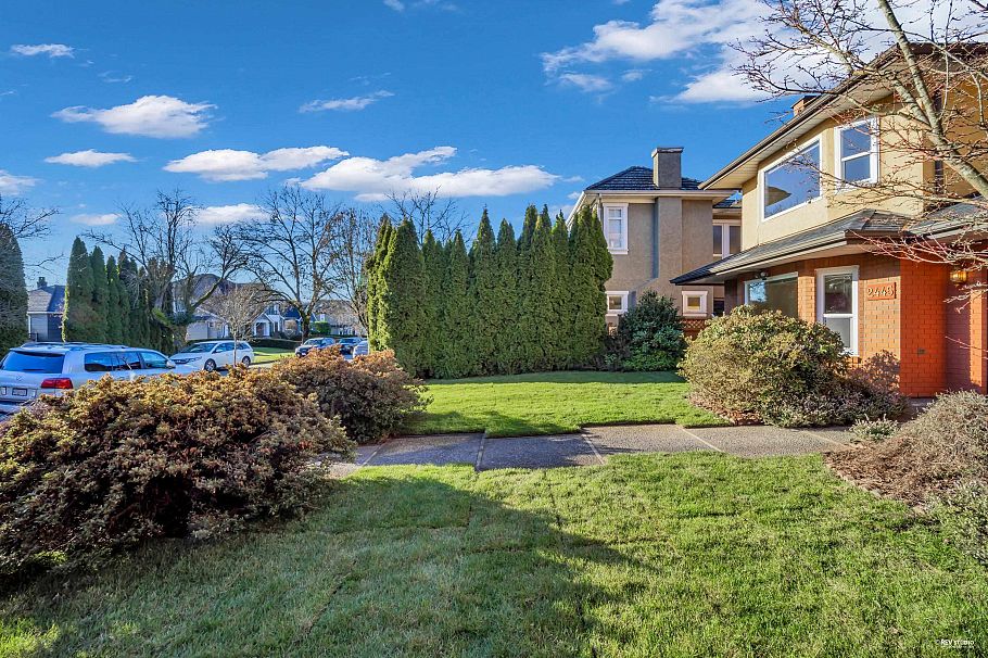 2445 W 19th Avenue Vancouver, BC - 2