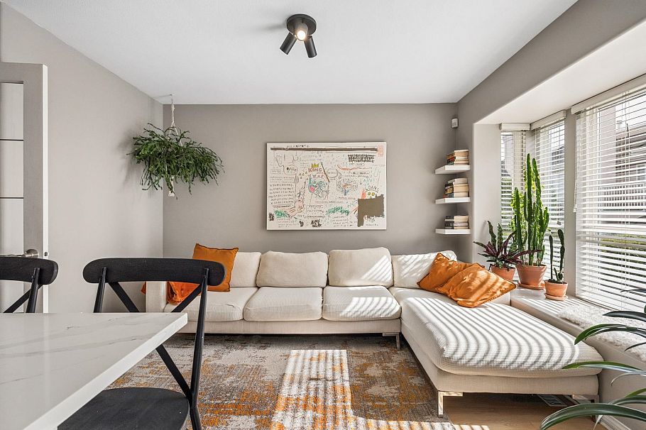 104 225 E 6th Street North Vancouver, BC - 12