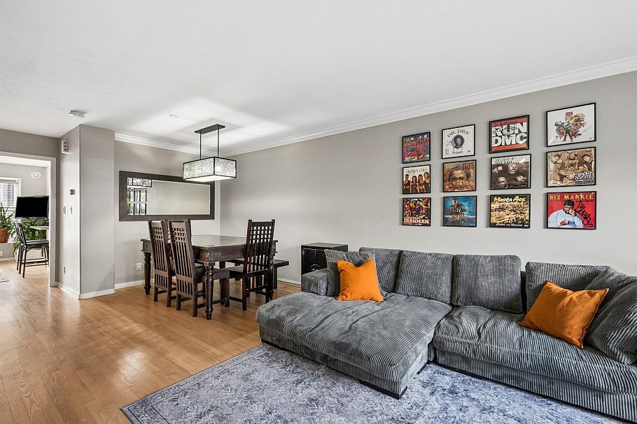 104 225 E 6th Street North Vancouver, BC - 5