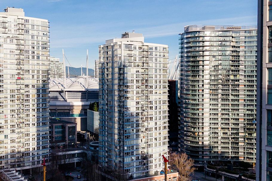 1711 939 Expo Boulevard Vancouver, BC - 32