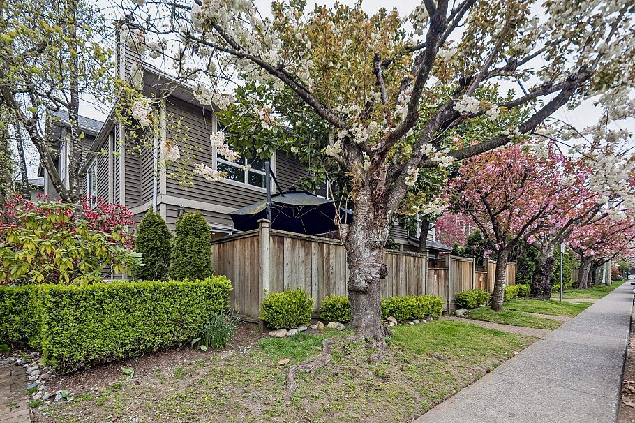 7 848 W 16th Street North Vancouver, BC - 5