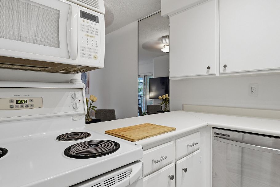 412 1718 Nelson Street Vancouver, BC - 12