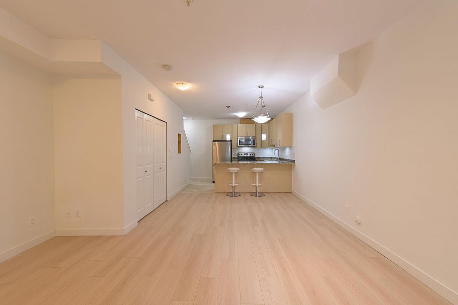 112 3888 Norfolk Street Burnaby, BC - 2
