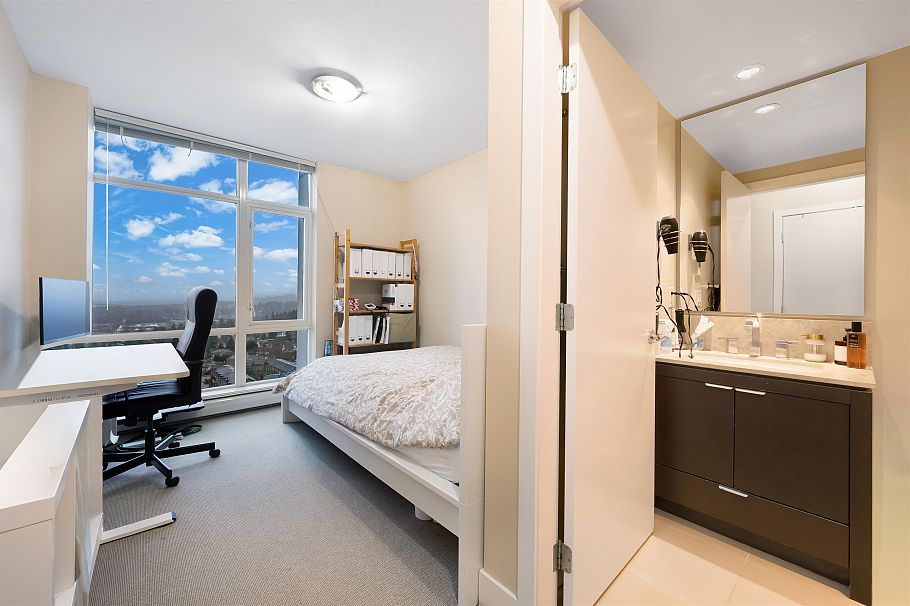 1304 1320 Chesterfield Avenue North Vancouver, BC - 9