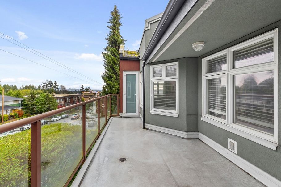 415 121 W 29th Street North Vancouver, BC - 25