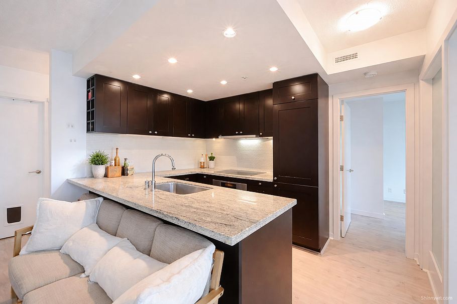 802 821 Cambie Street Vancouver, BC - 4