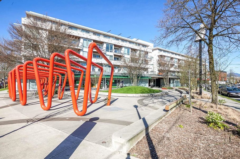 520 3333 Main Street Vancouver, BC - 1