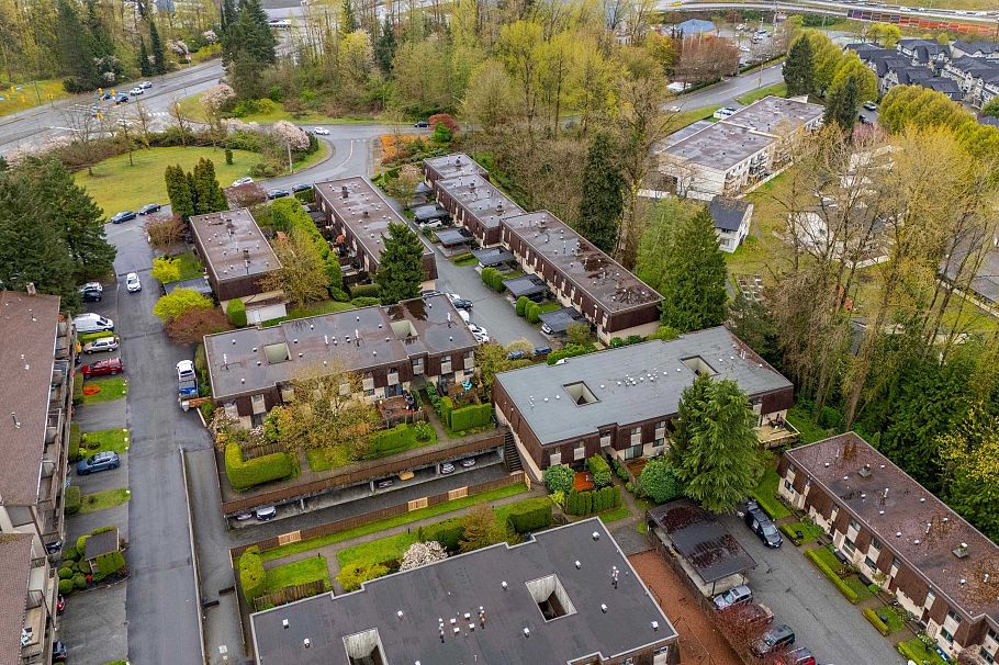 841 Old Lillooet Road North Vancouver, BC - 36