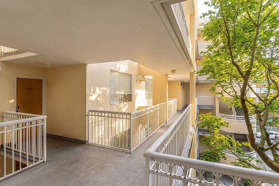 302 1406 Harwood Street Vancouver, BC - 26