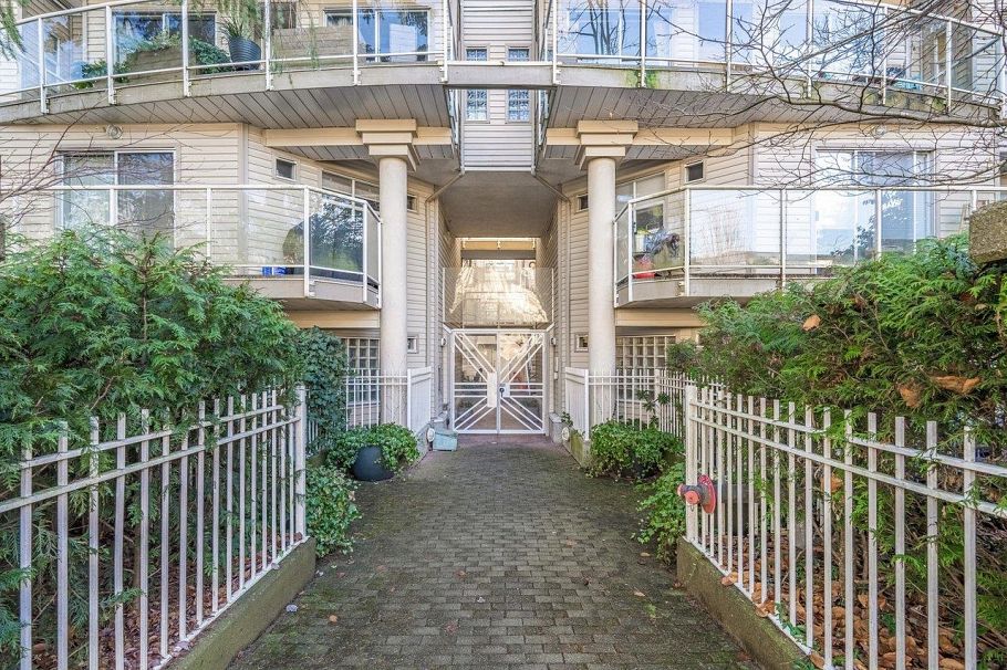 202 966 W 14th Avenue Vancouver, BC - 1