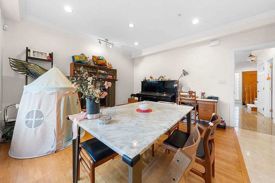 62 E 61st Avenue Vancouver, BC - 25