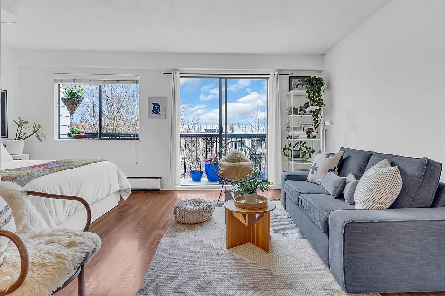 302 2330 Maple Street Vancouver, BC - 3