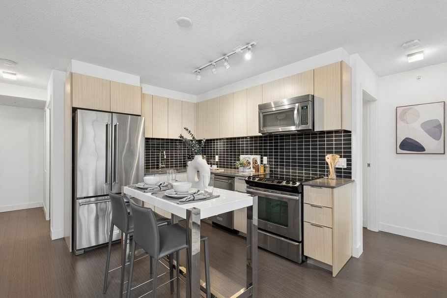 902 1325 Rolston Street Vancouver, BC - 13