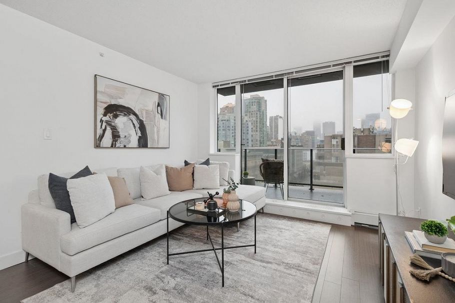 902 1325 Rolston Street Vancouver, BC - 5