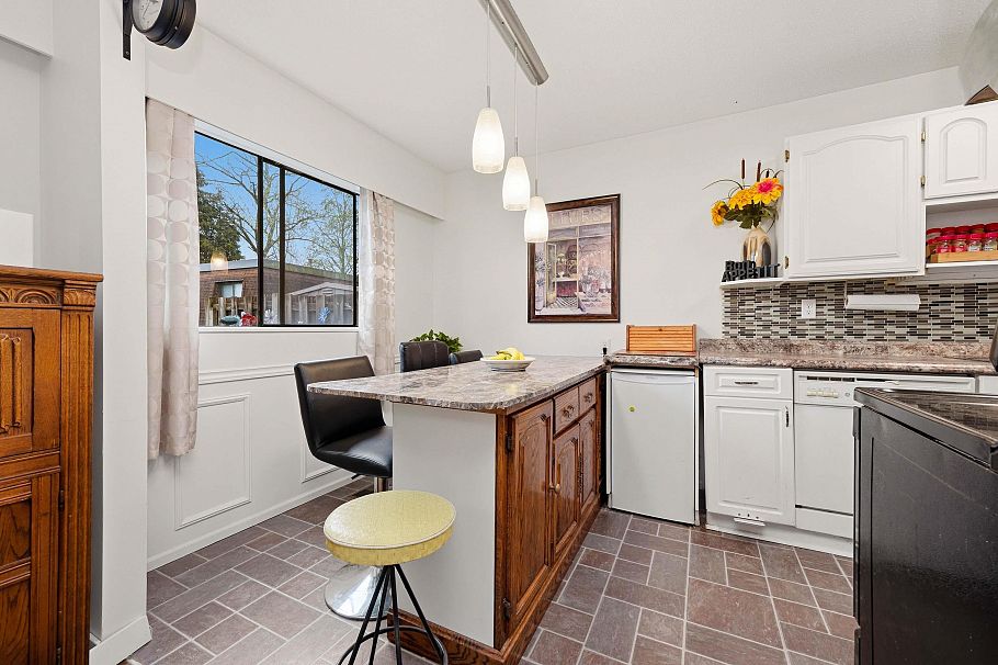 841 Old Lillooet Road North Vancouver, BC - 6