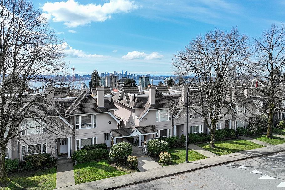 104 225 E 6th Street North Vancouver, BC - 1