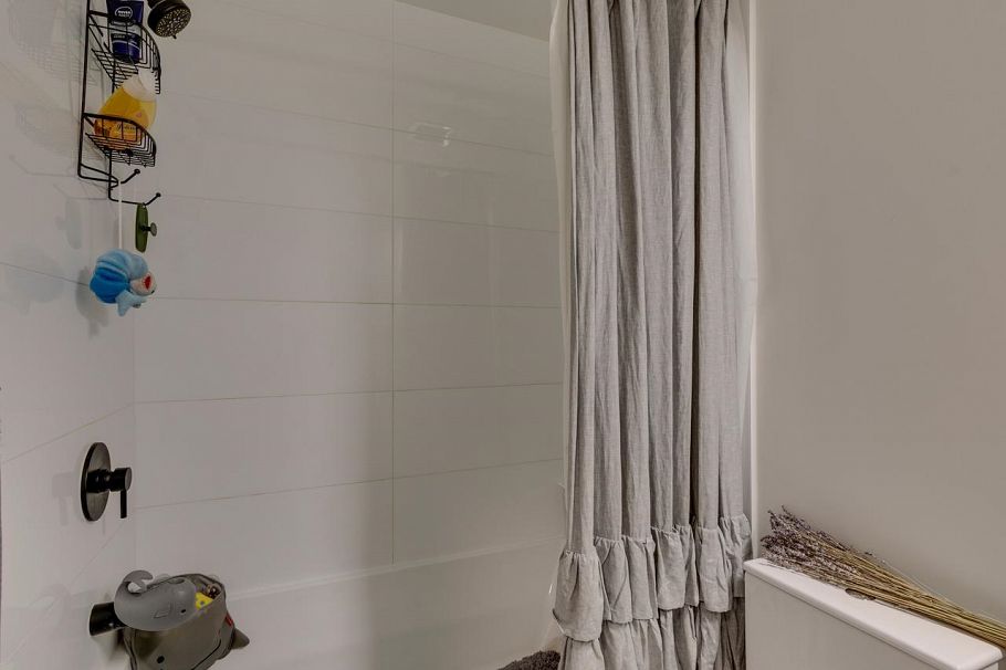 8 533 E 3rd Street North Vancouver, BC - 17