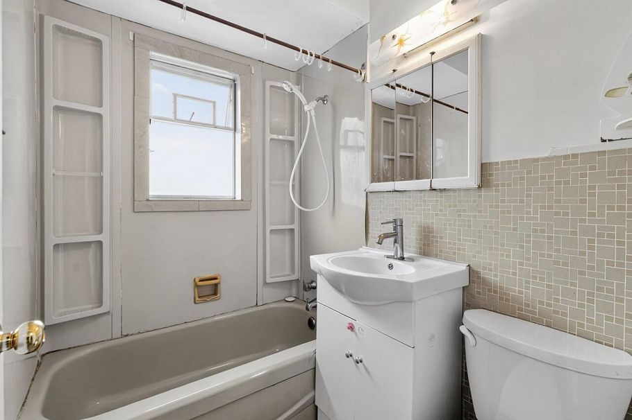 3069 E 18th Avenue Vancouver, BC - 16