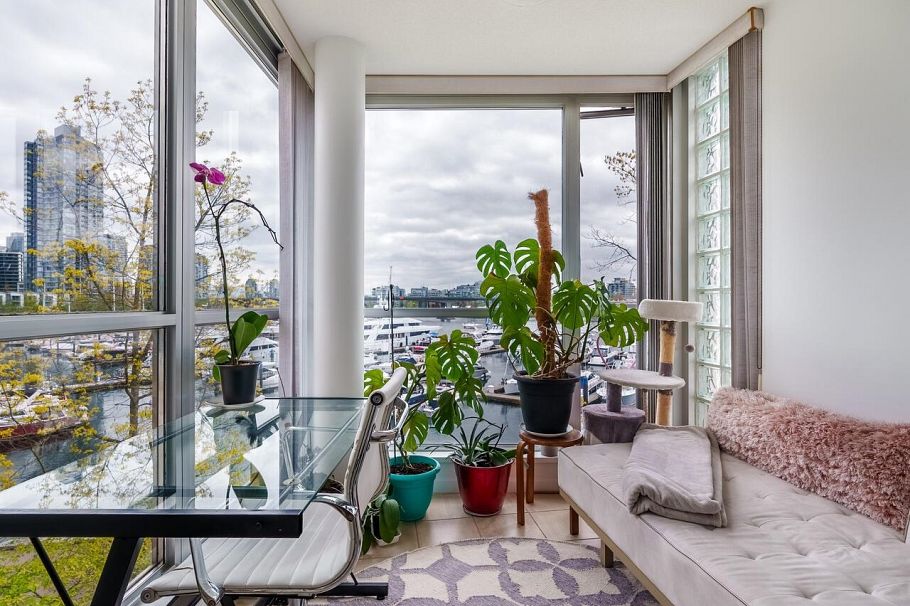 321 1228 Marinaside Crescent Vancouver, BC - 11