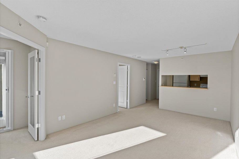 303 3588 Crowley Drive Vancouver, BC - 8