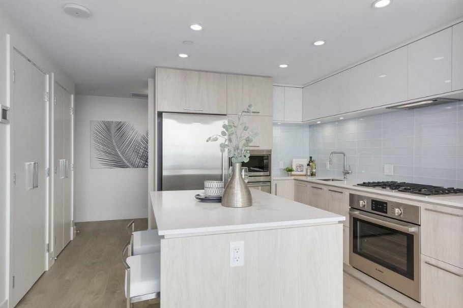 1804 680 Seylynn Crescent North Vancouver, BC - 3