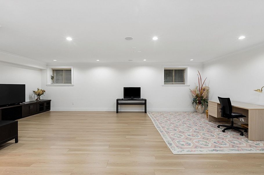 418 E 13th Street North Vancouver, BC - 29