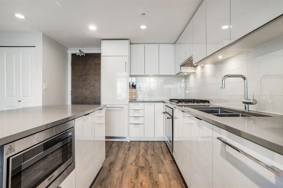 810 2388 Madison Avenue Burnaby, BC - 4