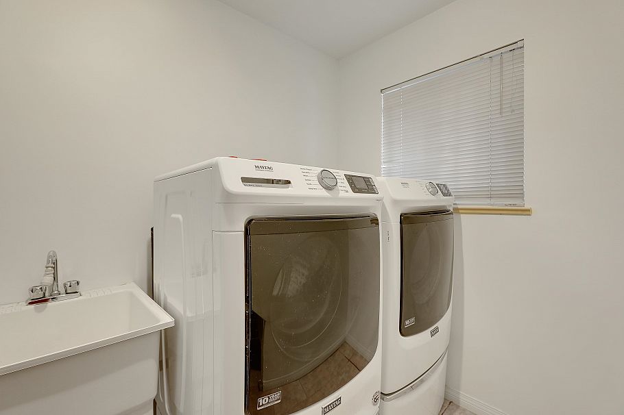 1257 E 60th Avenue Vancouver, BC - 24