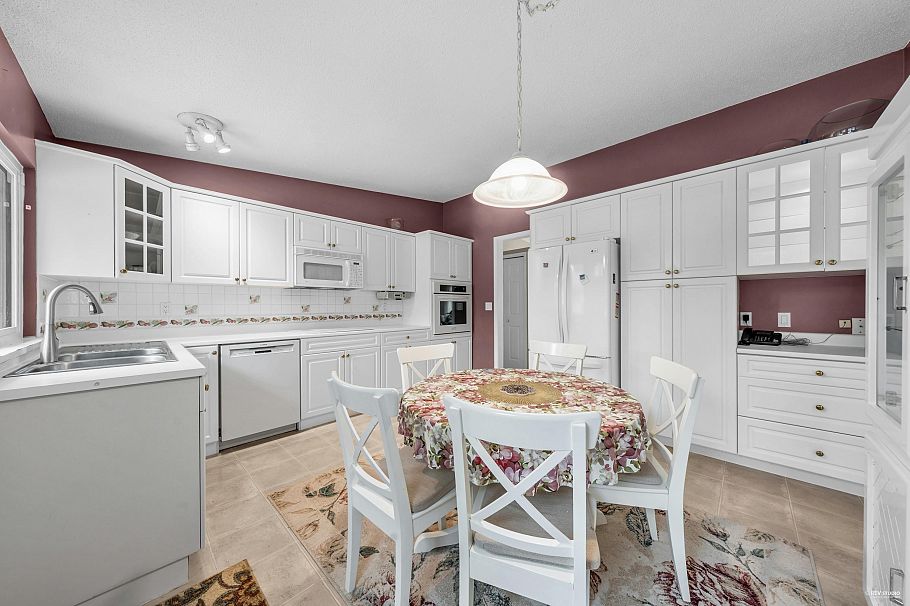 3566 Regent Avenue North Vancouver, BC - 20