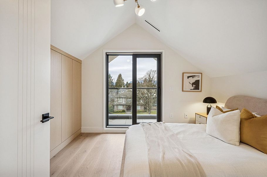 448 W 20 Avenue Vancouver, BC - 17