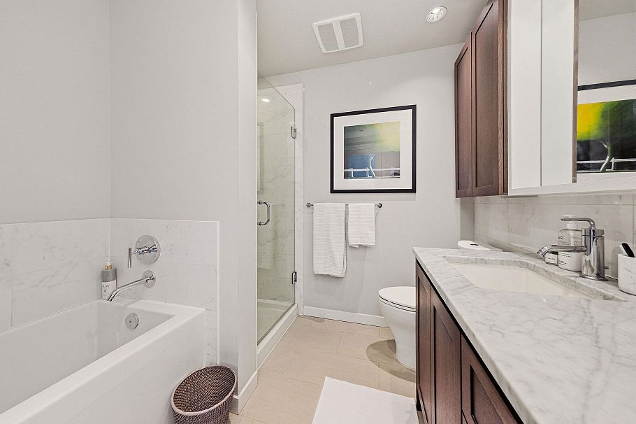 208 135 W 2nd Street North Vancouver, BC - 20