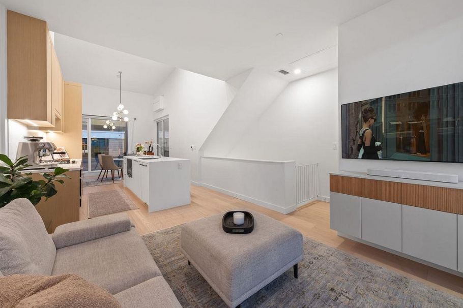 223 650 E 2nd Street North Vancouver, BC - 19