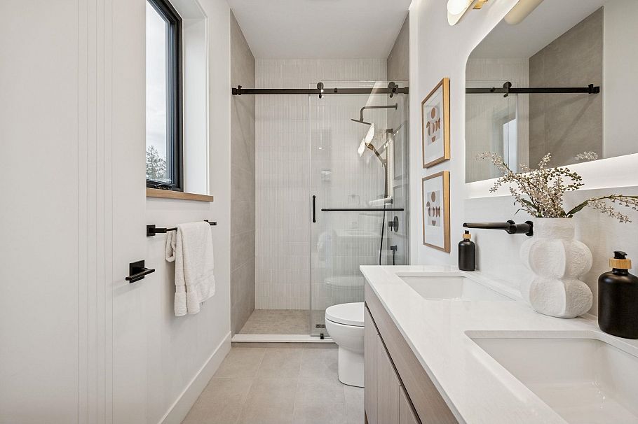 448 W 20 Avenue Vancouver, BC - 32