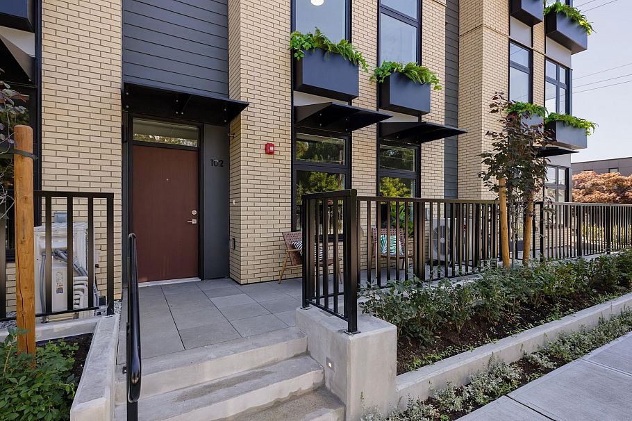 102 342 Mountain Highway North Vancouver, BC - 31