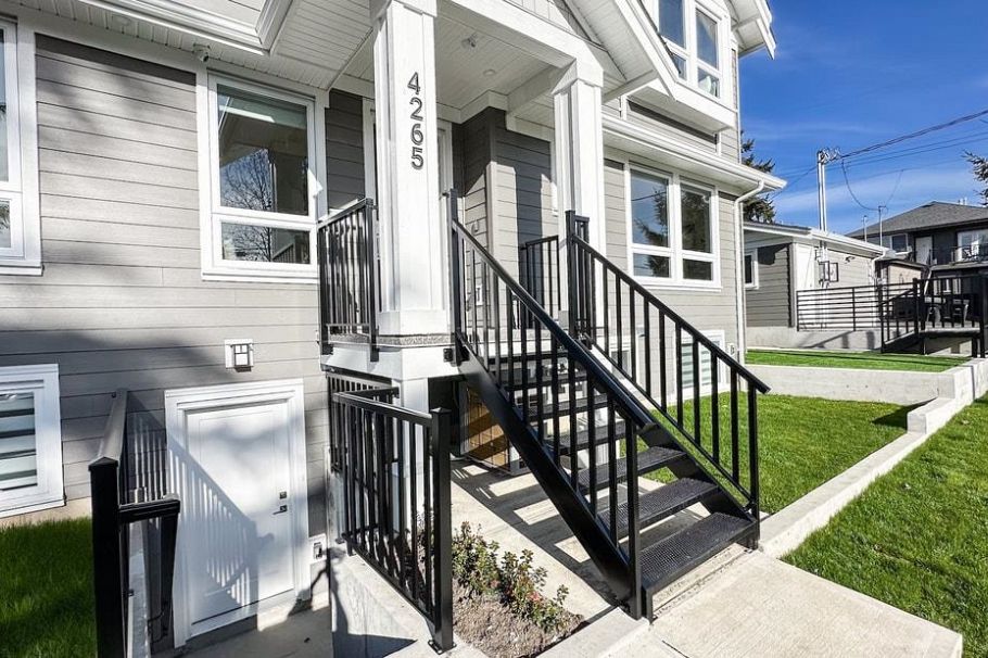 4265 Macdonald Avenue Burnaby, BC - 2