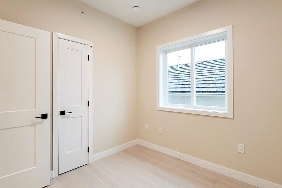 3433 E 23rd Avenue Vancouver, BC - 14