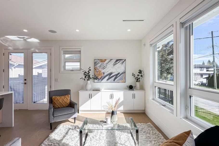 4265 Macdonald Avenue Burnaby, BC - 5