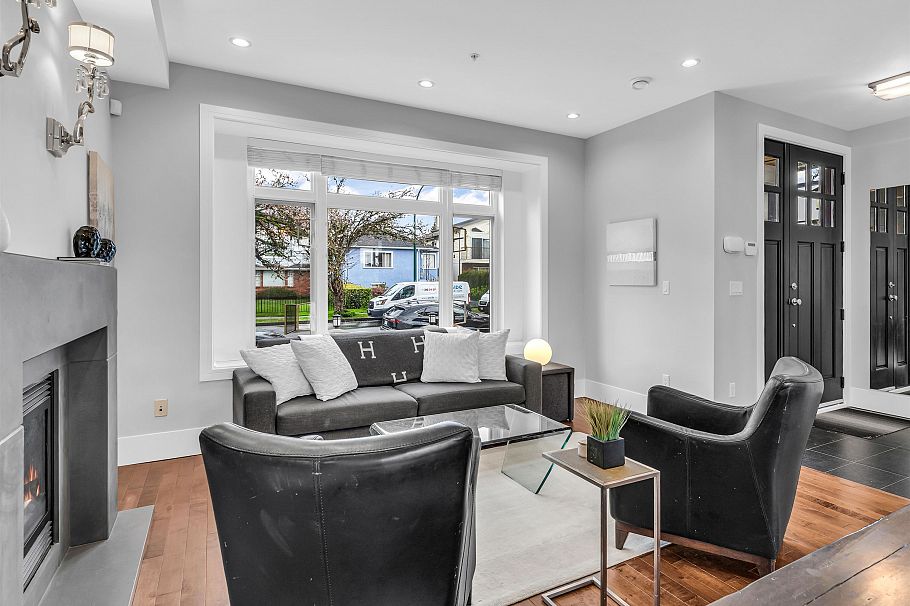 66 E 57th Avenue Vancouver, BC - 3