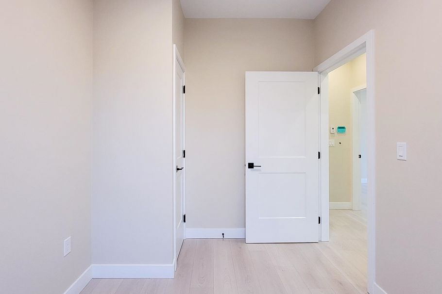 3431 E 23rd Avenue Vancouver, BC - 17