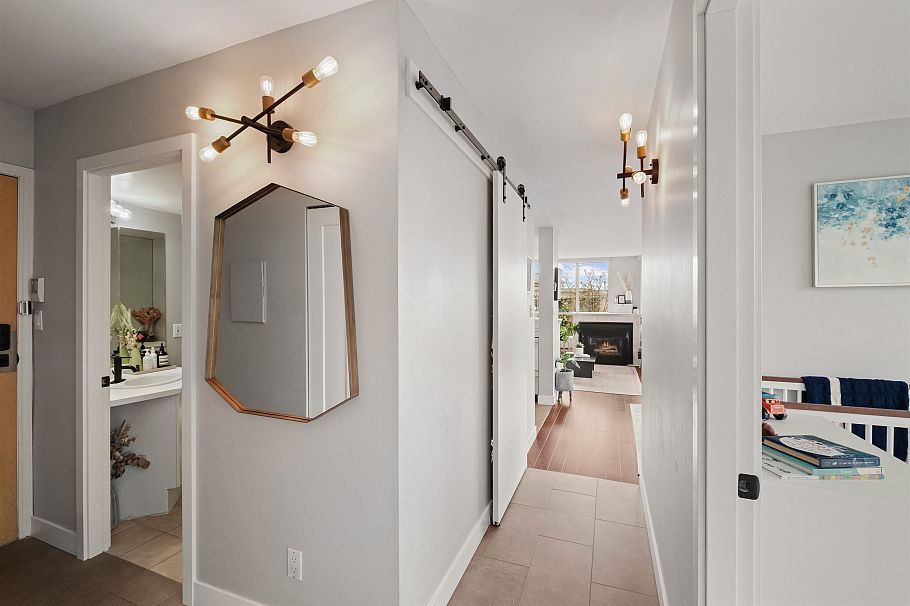 303 408 Lonsdale Avenue North Vancouver, BC - 25