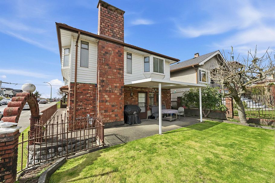 2693 E Georgia Street Vancouver, BC - 26