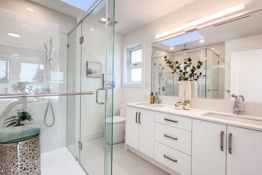 4265 Macdonald Avenue Burnaby, BC - 24