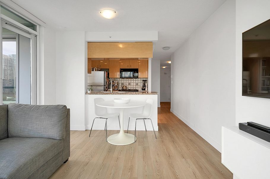 1101 1033 Marinaside Crescent Vancouver, BC - 15