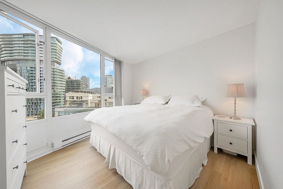 1101 1033 Marinaside Crescent Vancouver, BC - 30