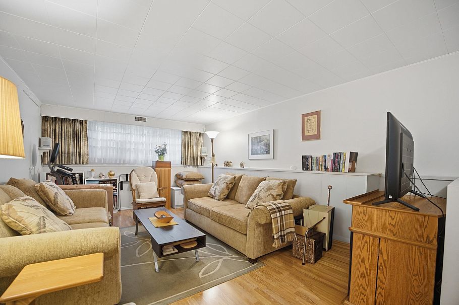 1852 Larson Road North Vancouver, BC - 23